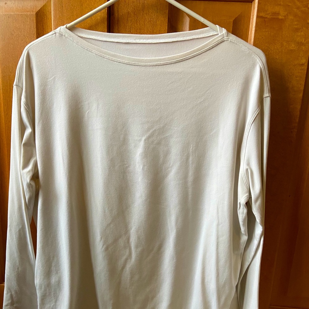 Lululemon Back in Action long sleeve